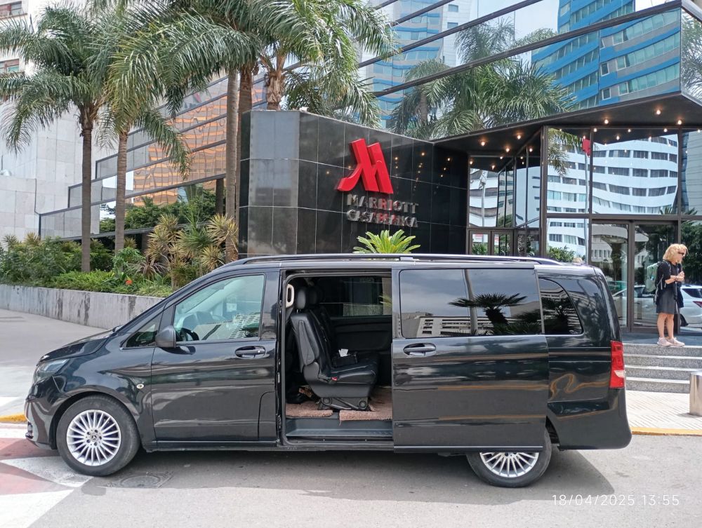Service de Chauffeur Privé au Maroc dans un véhicule haut de gamme